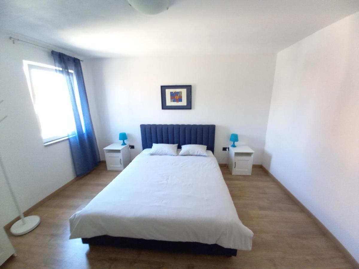 Apartament Dasara *